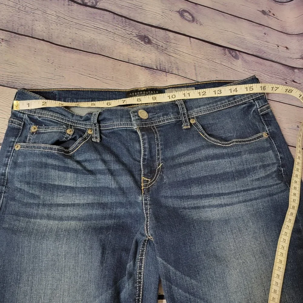 Aeropostale Boot Cut Short Jeans Size 12 - Picture 5 of 6